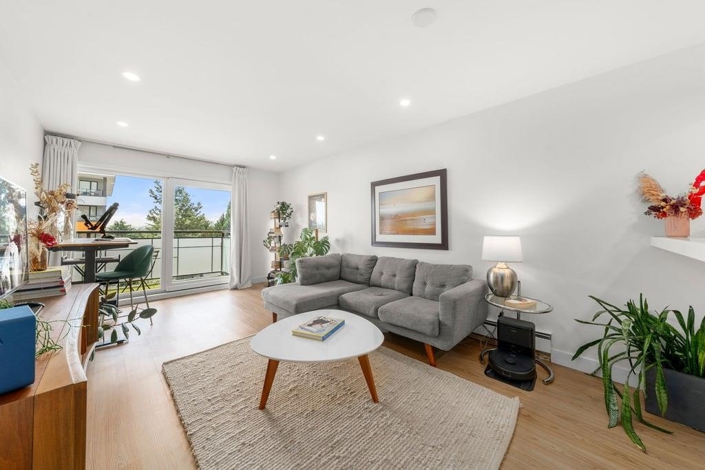 312-360 E 2nd Street, North Vancouver, BC, V7L 4N6