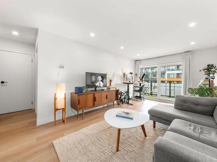 312-360 E 2nd Street, North Vancouver, BC, V7L 4N6 - 3
