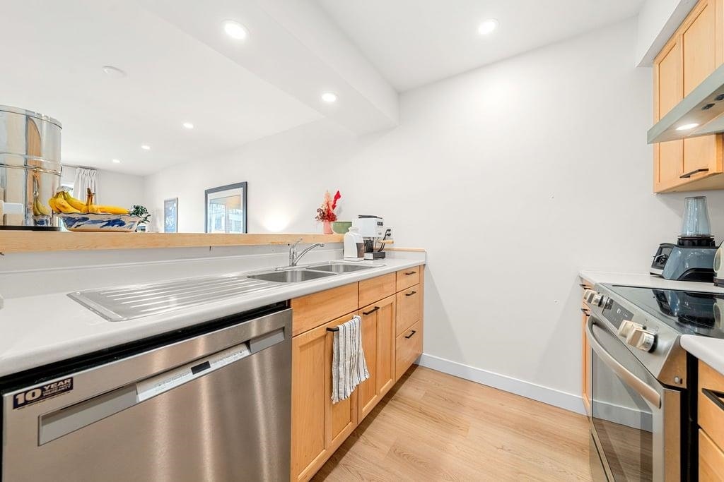 312-360 E 2nd Street, North Vancouver, BC, V7L 4N6 - 8