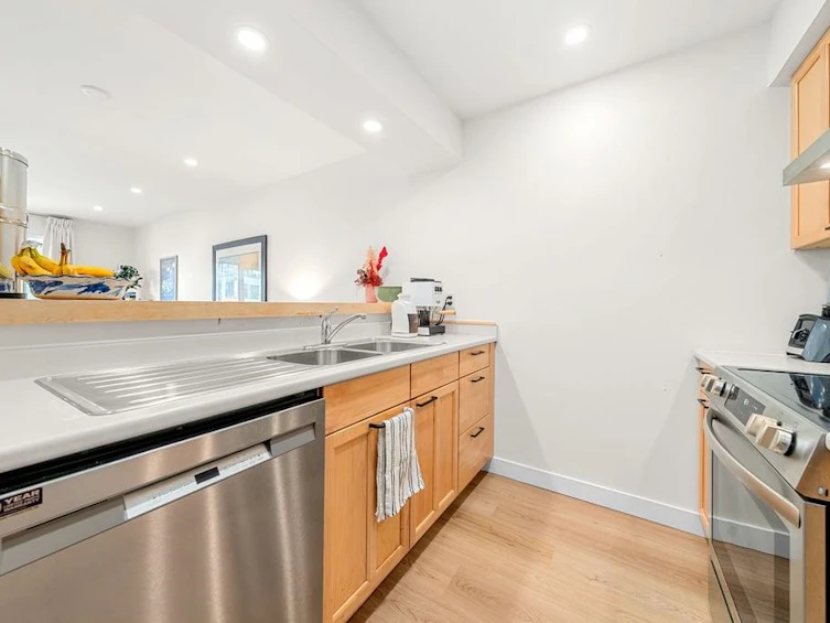 312-360 E 2nd Street, North Vancouver, BC, V7L 4N6 - 8