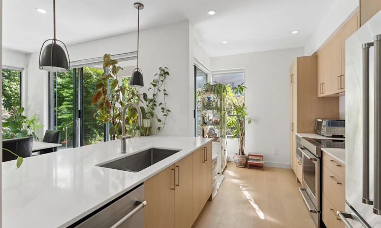 101-2242 Marine Drive Drive