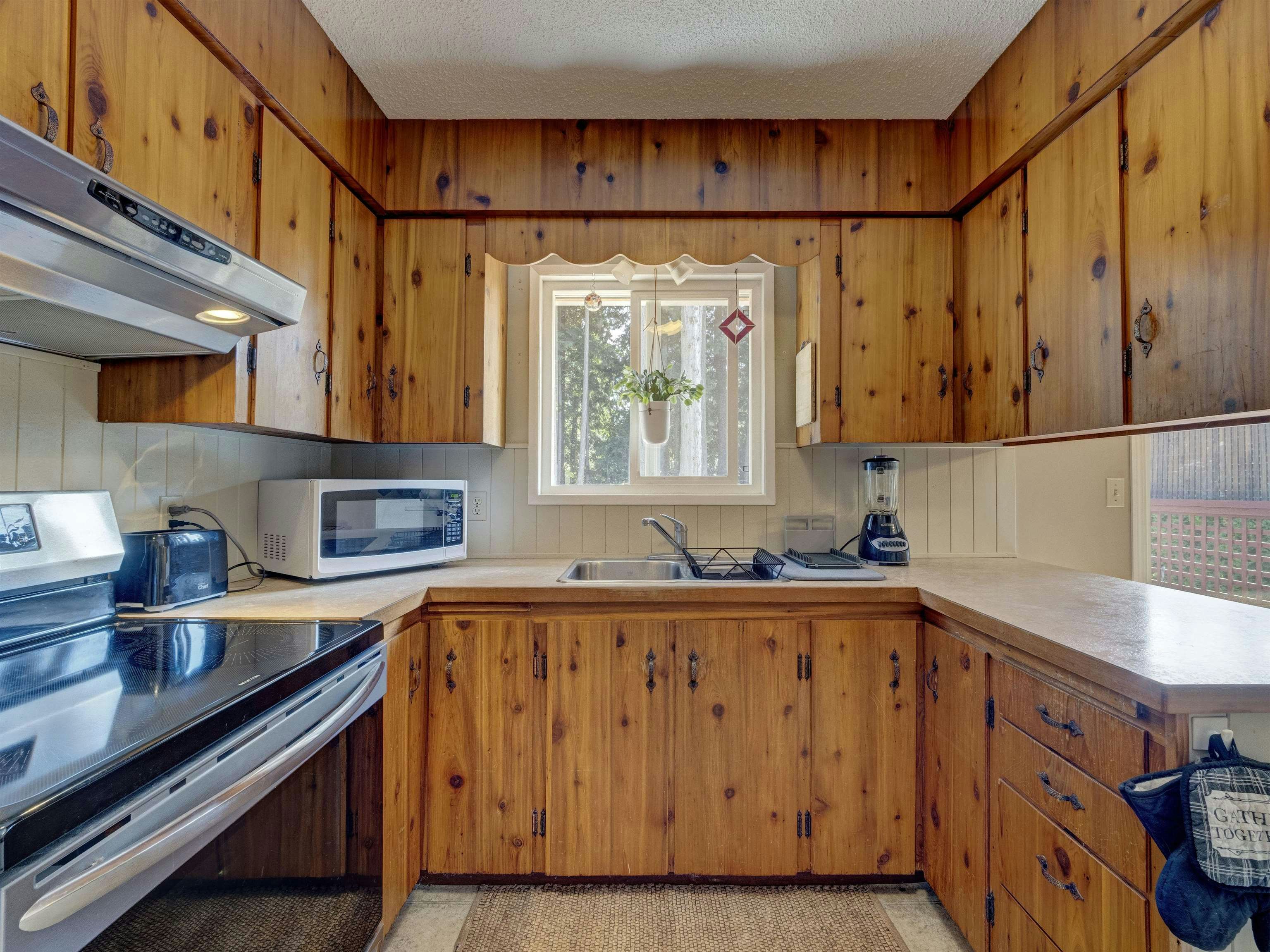 3367 Richards Road, Roberts Creek, BC, V0N 2W2 - 18