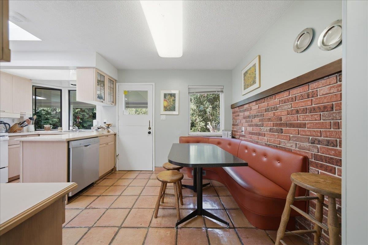 1388 Cambridge Drive, Coquitlam, BC, V3J 2P7 - 22