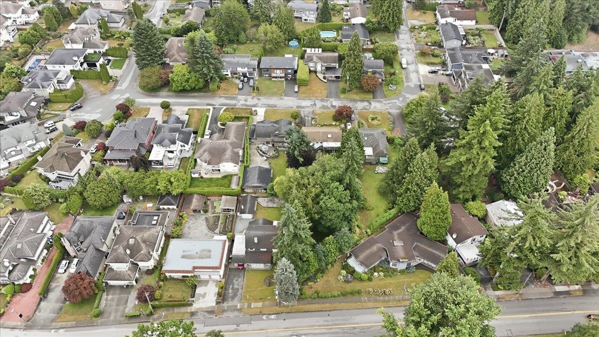 1388 Cambridge Drive, Coquitlam, BC, V3J 2P7 - 10