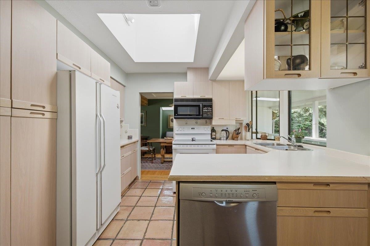 1388 Cambridge Drive, Coquitlam, BC, V3J 2P7 - 19