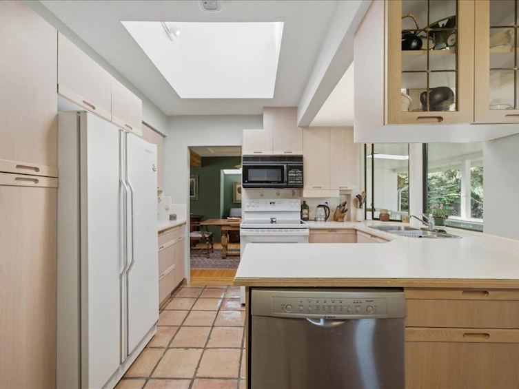 1388 Cambridge Drive, Coquitlam, BC, V3J 2P7 - 19