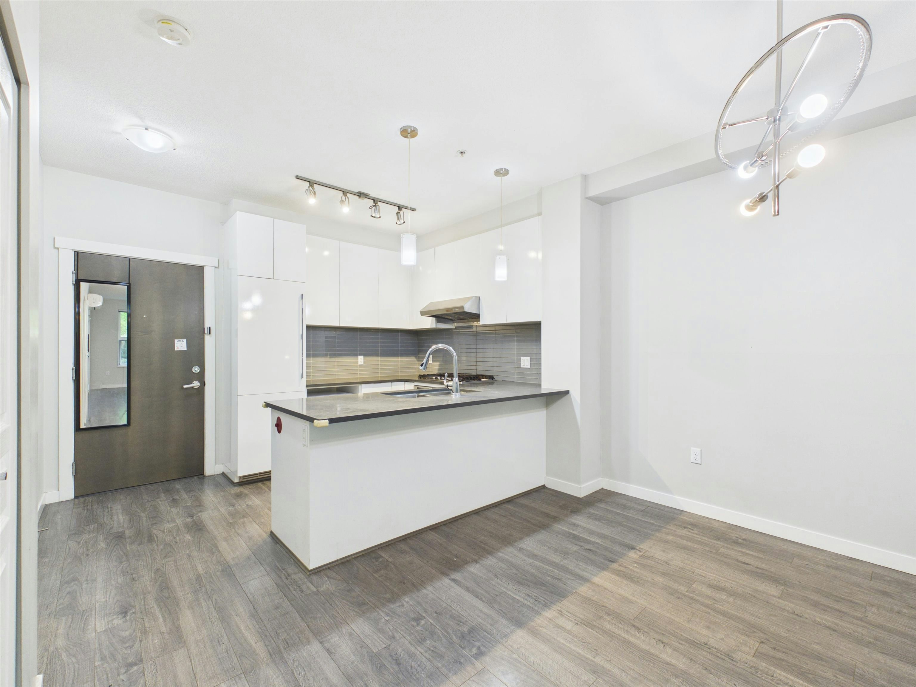 118-9399 Alexandra Road, Richmond, BC, V6X 0L7