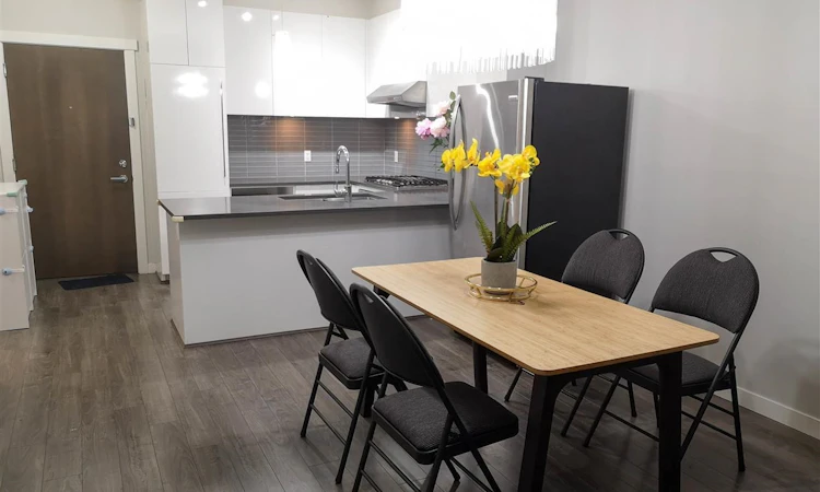 118-9399 Alexandra Road