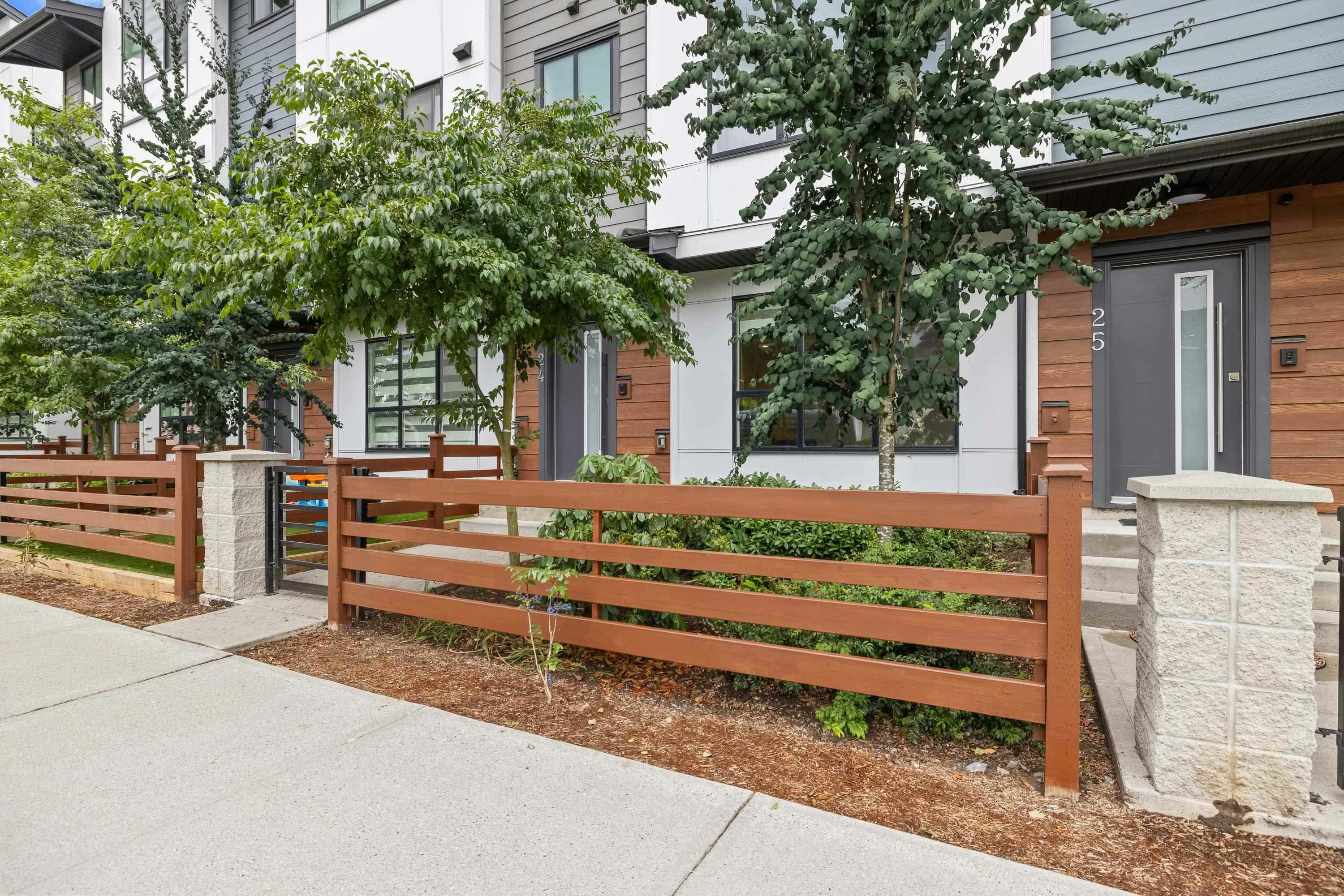 24-7177 194a Street - 3