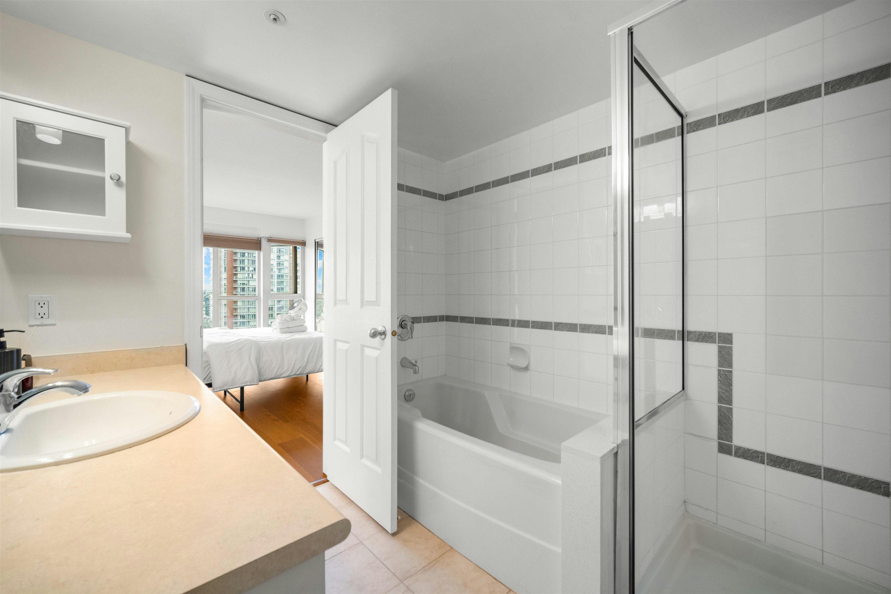 2204-183 Keefer Place, Vancouver, BC, V6B 6B9 - 16