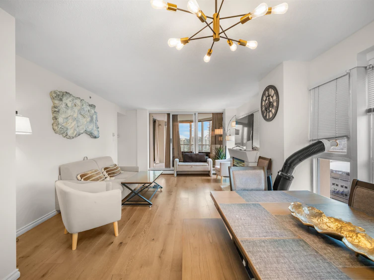 2204-183 Keefer Place, Vancouver, BC, V6B 6B9 - 2