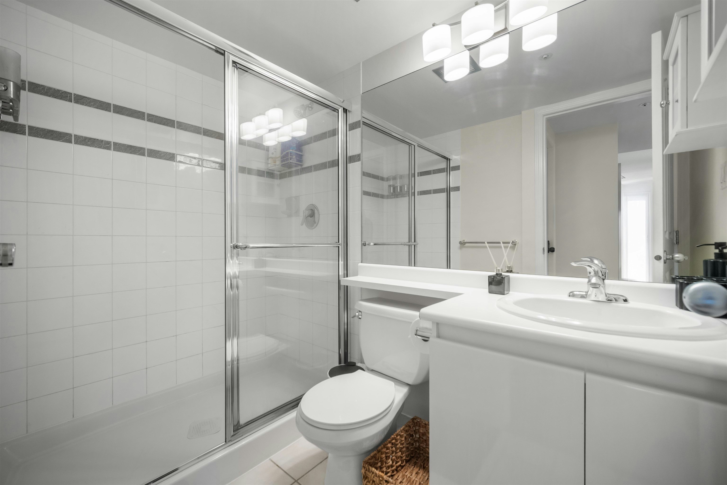 2204-183 Keefer Place, Vancouver, BC, V6B 6B9 - 14