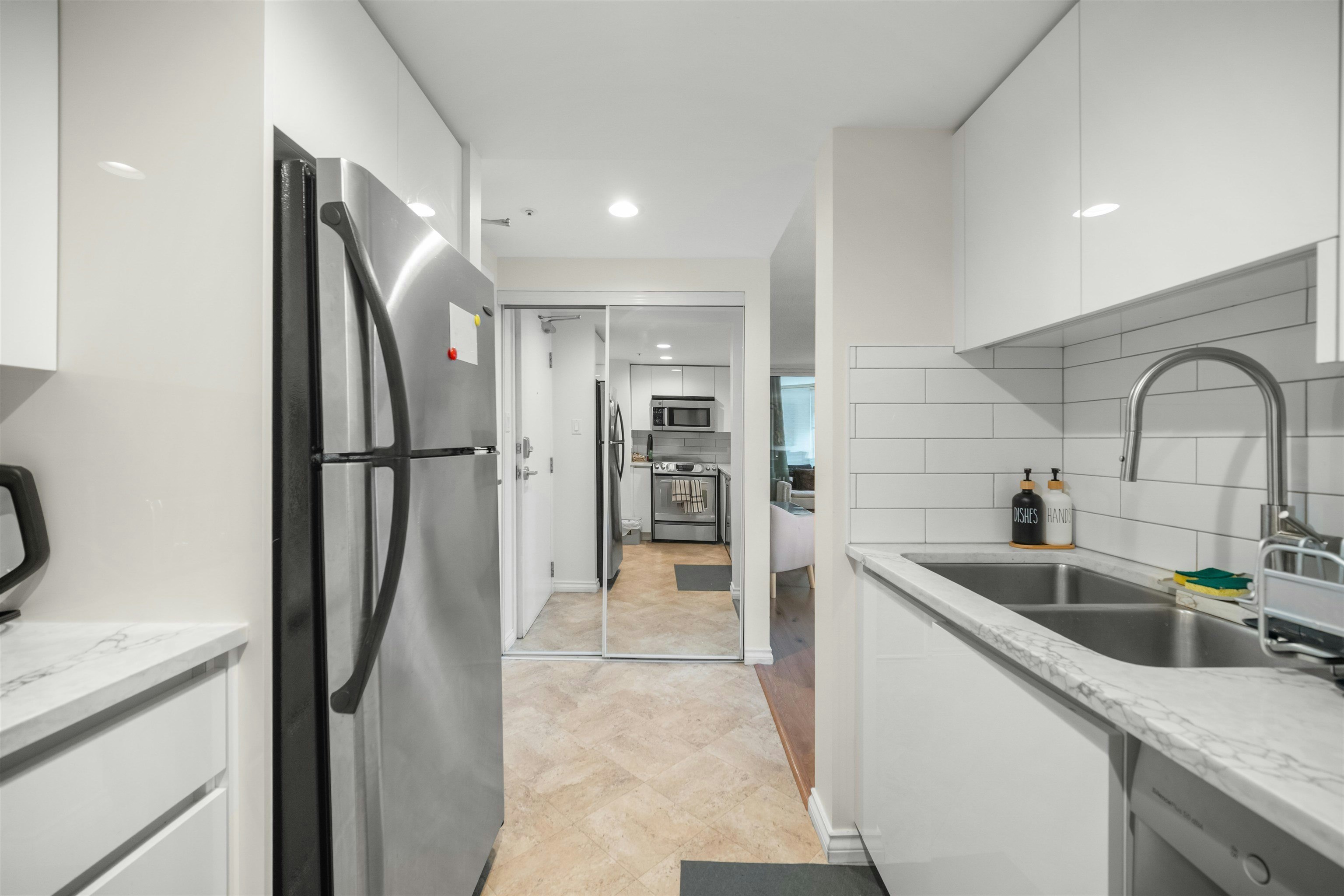 2204-183 Keefer Place, Vancouver, BC, V6B 6B9 - 6