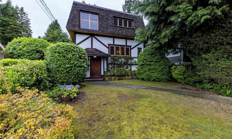 292 E St. James Road