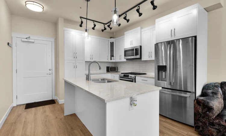612-11077 Ravine Road