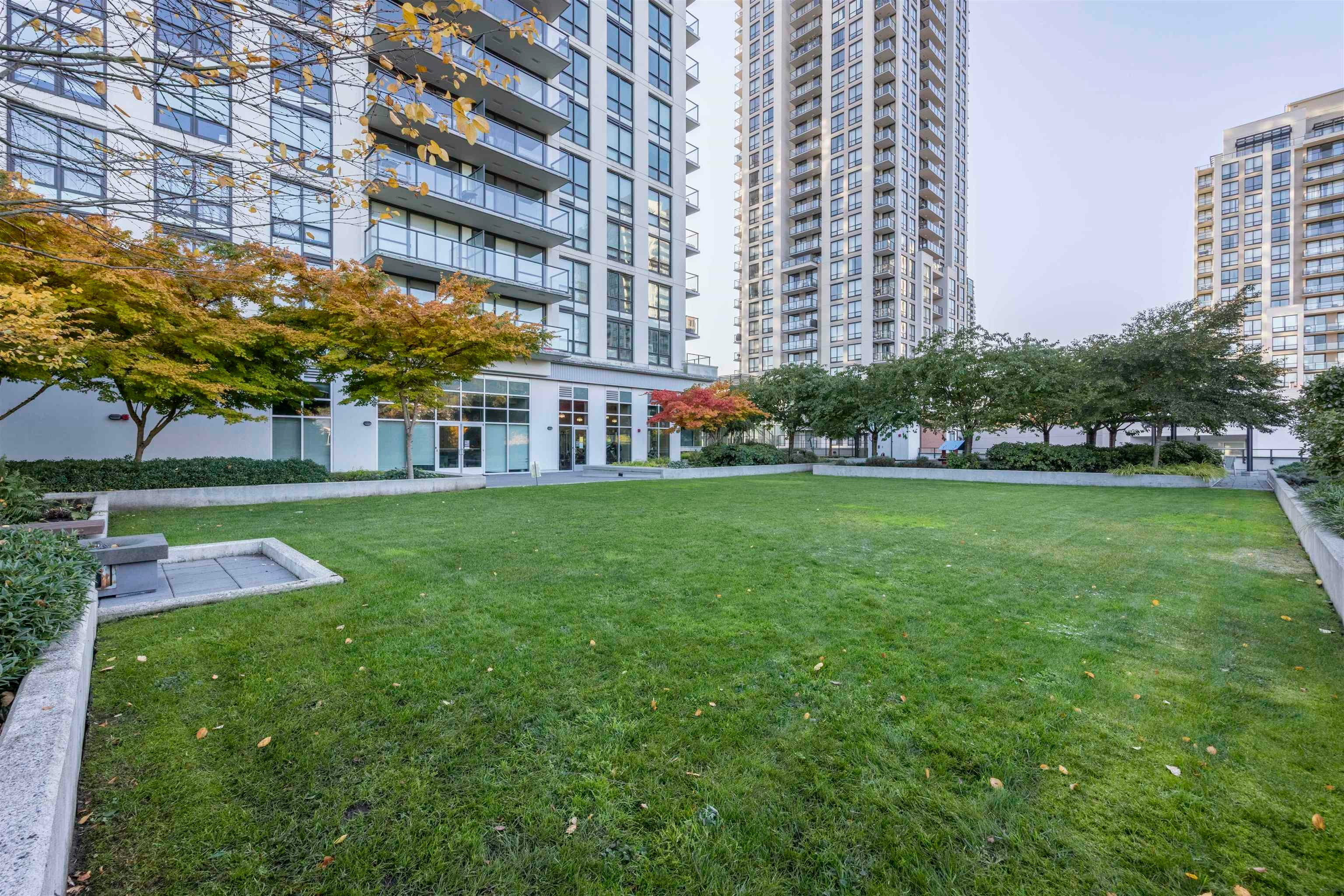 805-3007 Glen Drive, Coquitlam, BC, V3B 0L8