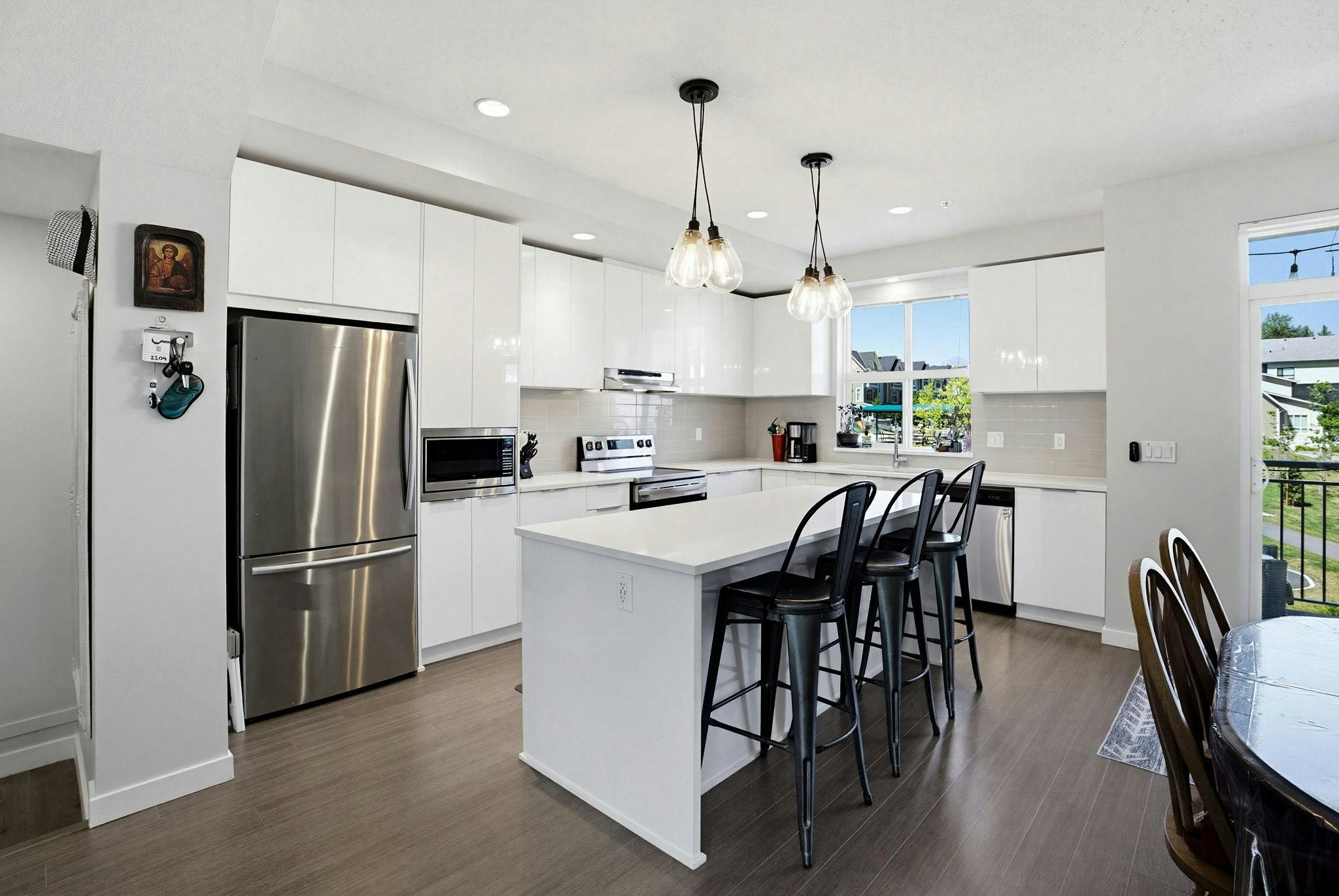 2104-11295 Pazarena Place, Maple Ridge, BC, V2X 4K9 - 6