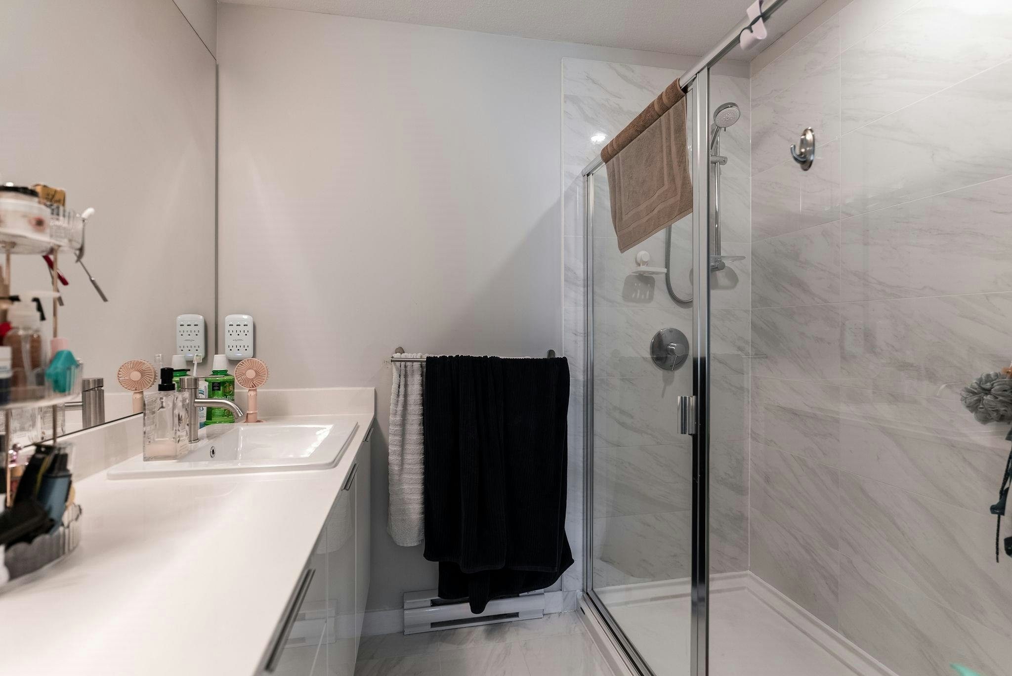 2104-11295 Pazarena Place, Maple Ridge, BC, V2X 4K9 - 16