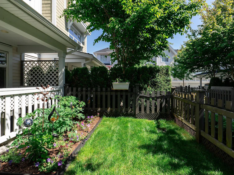 2104-11295 Pazarena Place, Maple Ridge, BC, V2X 4K9 - 3