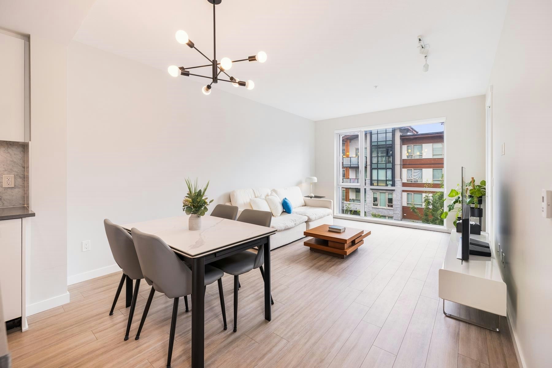 302-2651 Library Lane, North Vancouver, BC, V7J 0C1 - 6