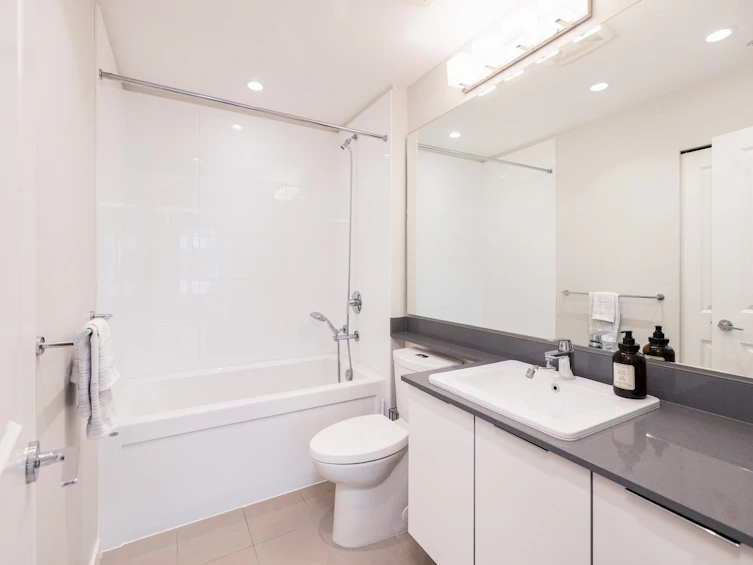 302-2651 Library Lane, North Vancouver, BC, V7J 0C1 - 17