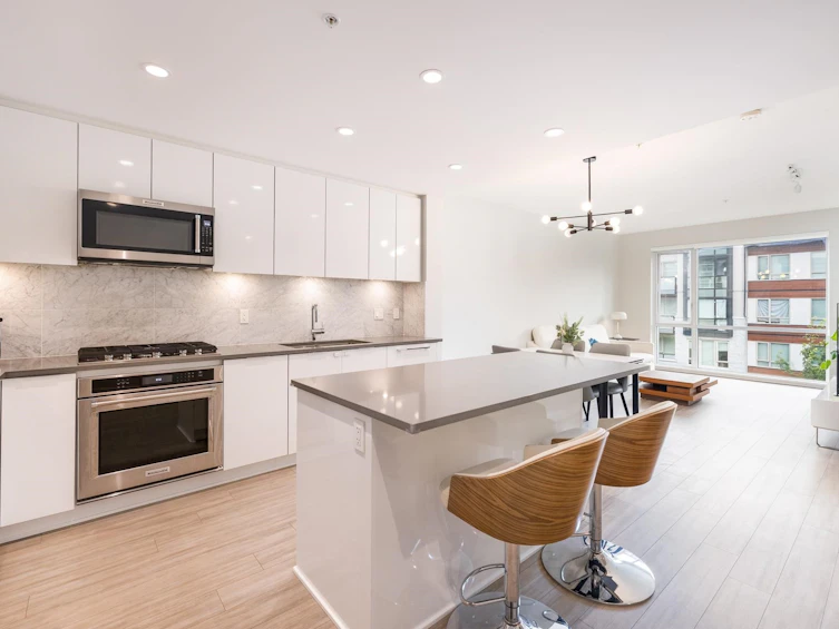 302-2651 Library Lane, North Vancouver, BC, V7J 0C1 - 4