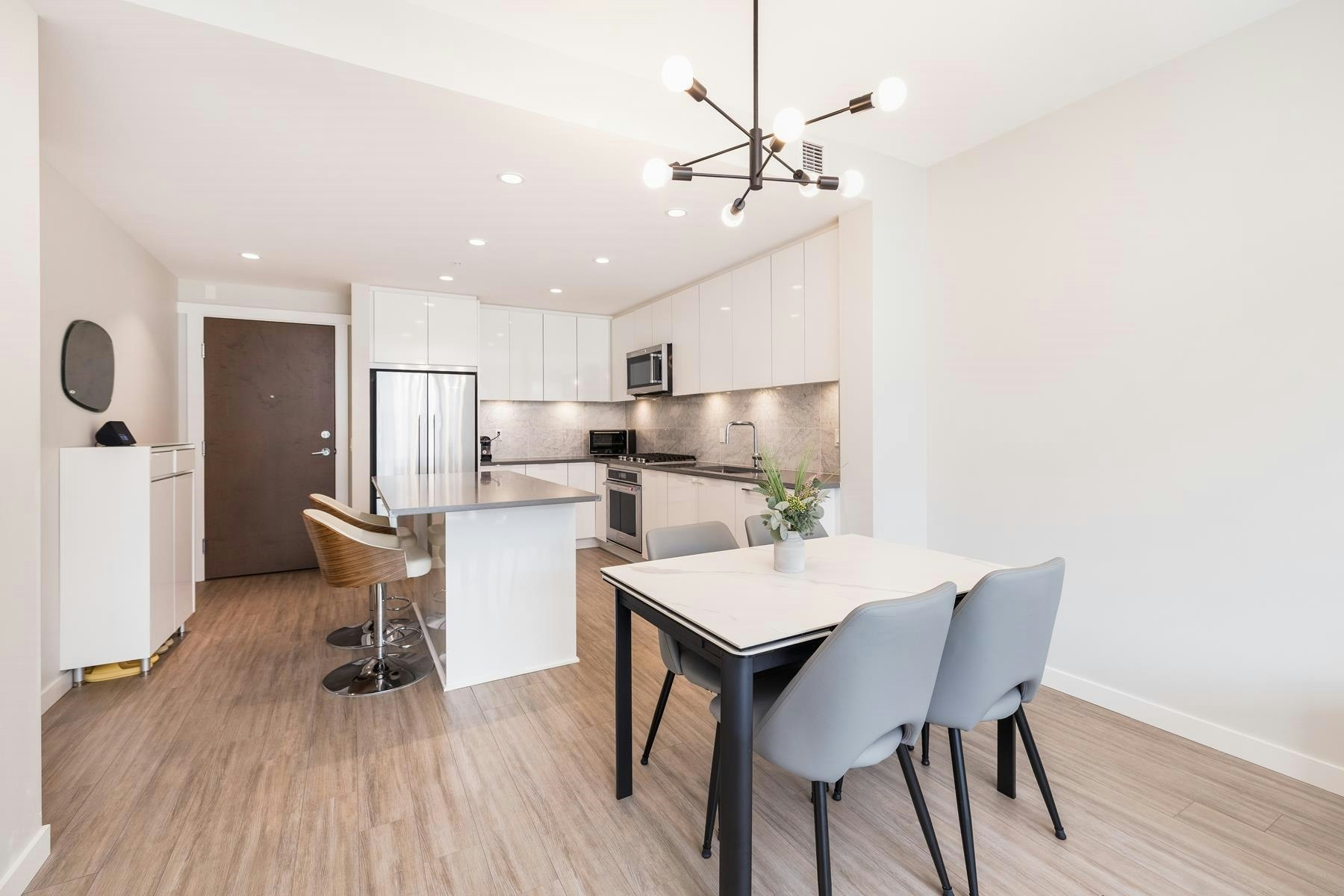 302-2651 Library Lane, North Vancouver, BC, V7J 0C1 - 11