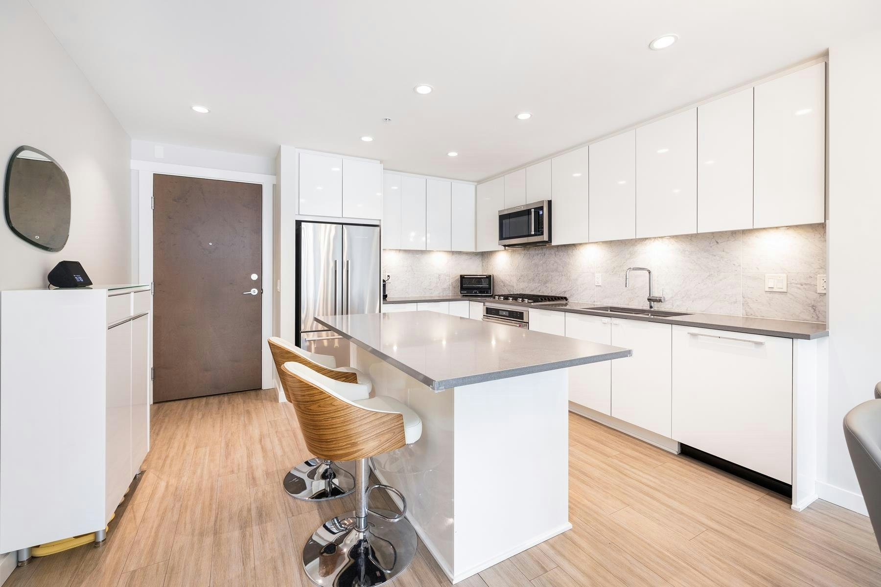 302-2651 Library Lane - 2