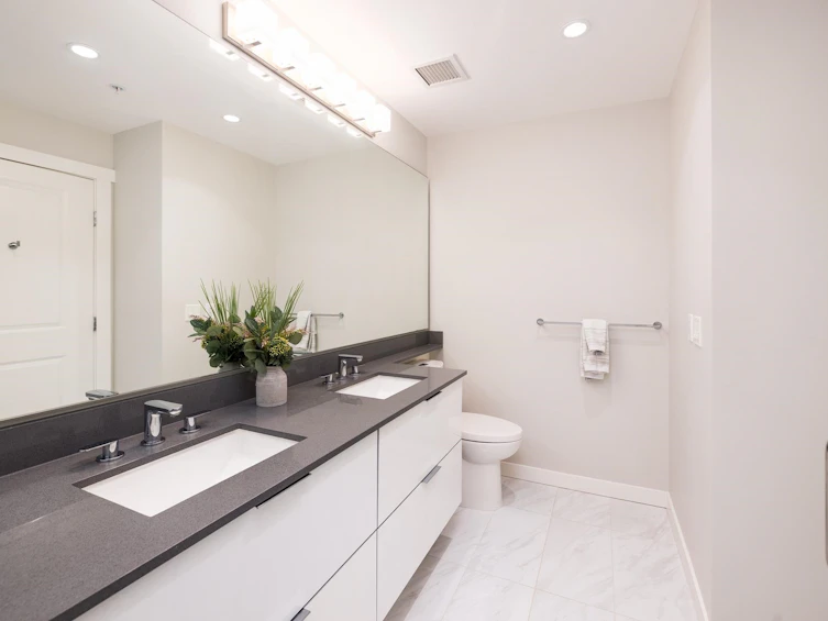 302-2651 Library Lane, North Vancouver, BC, V7J 0C1 - 16