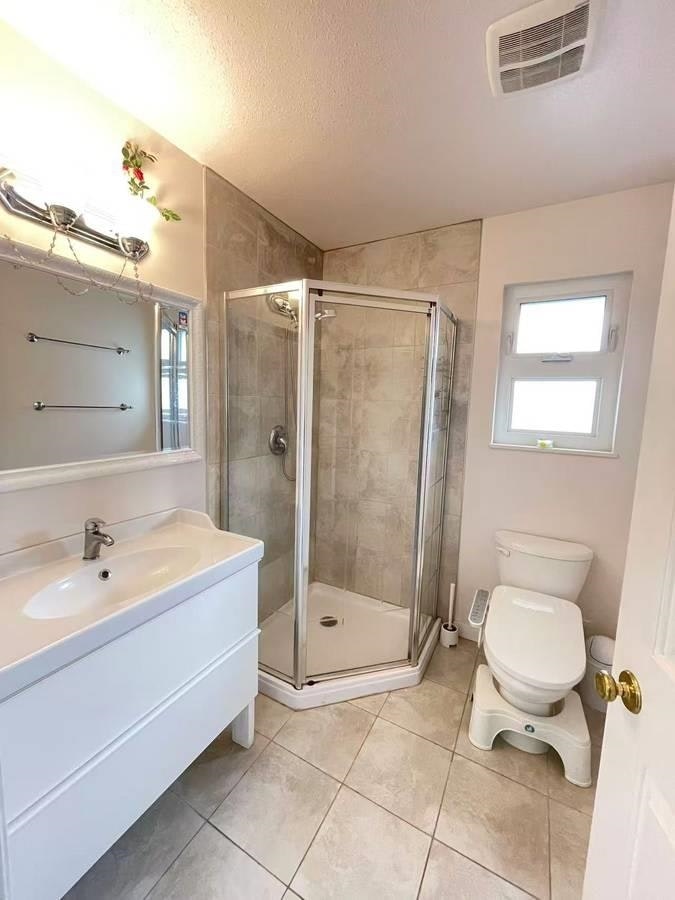 2900 Burton, Coquitlam, BC, V3C 5B3 - 13