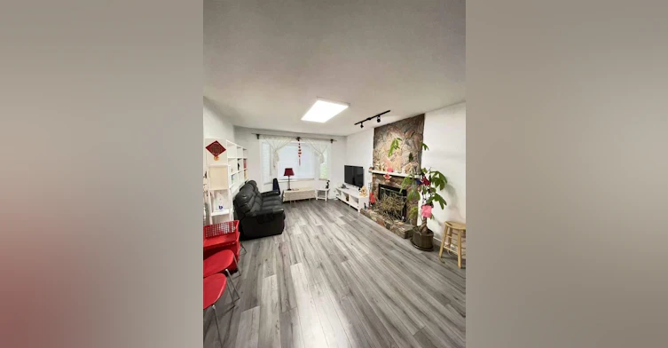 2900 Burton, Coquitlam, BC, V3C 5B3 - 3