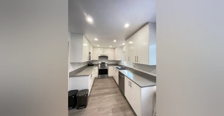 2900 Burton, Coquitlam, BC, V3C 5B3 - 2