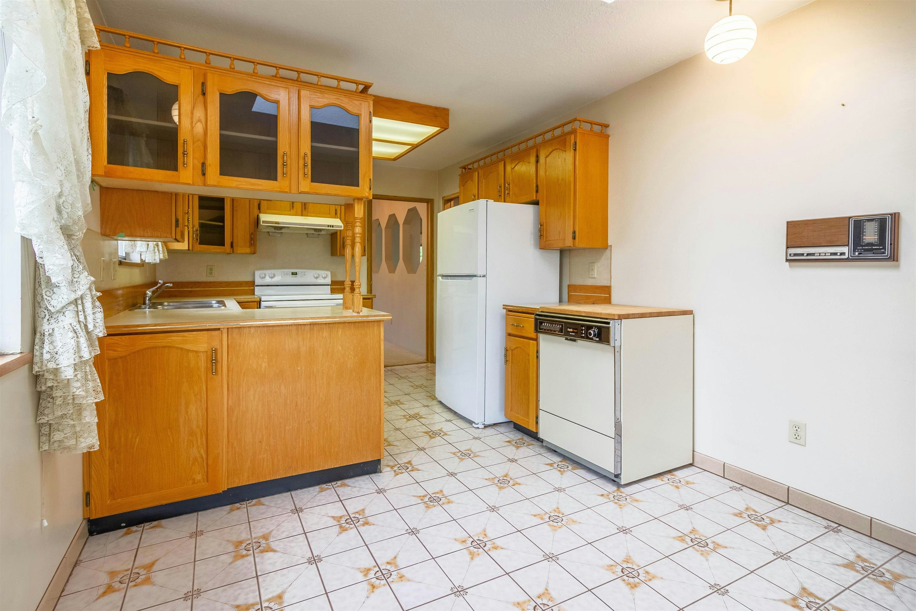 4467 Perry Street, Vancouver, BC, V5N 3X6 - 10