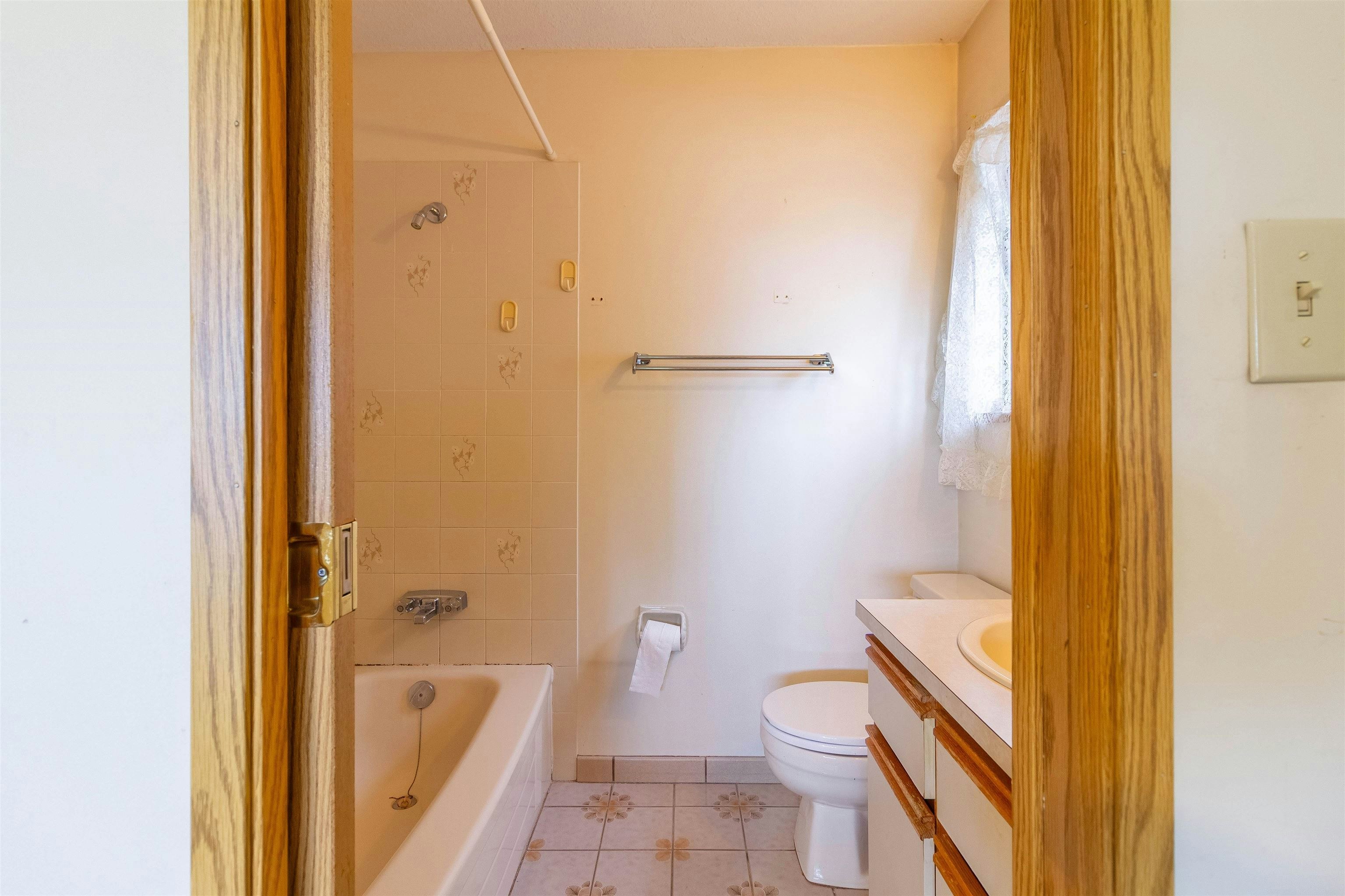 4467 Perry Street, Vancouver, BC, V5N 3X6 - 13