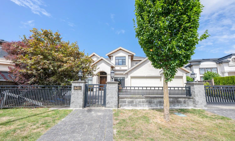 8411 Fairhurst Road