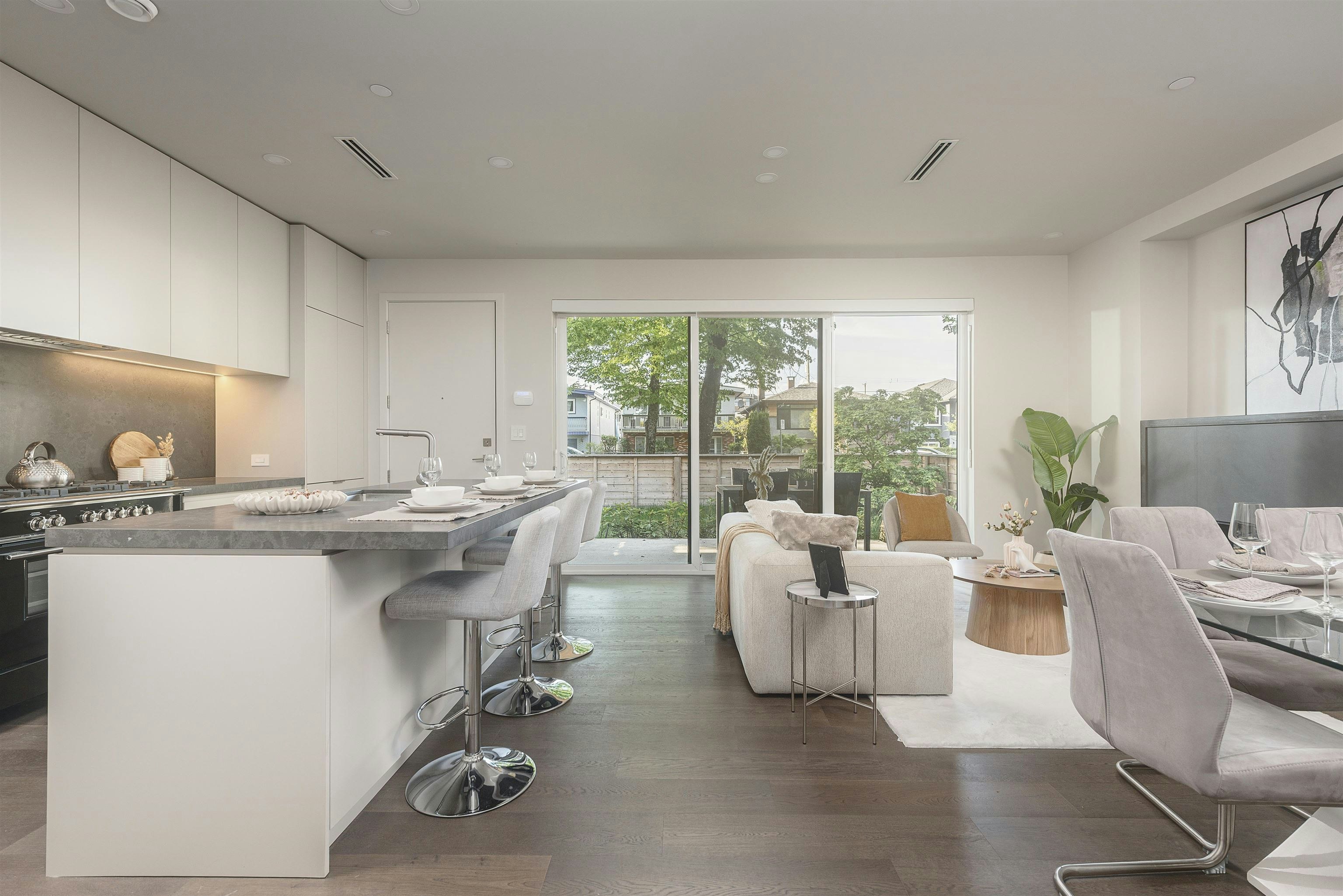 1-638 E 46th Avenue, Vancouver, BC, V5W 2A3 - 2