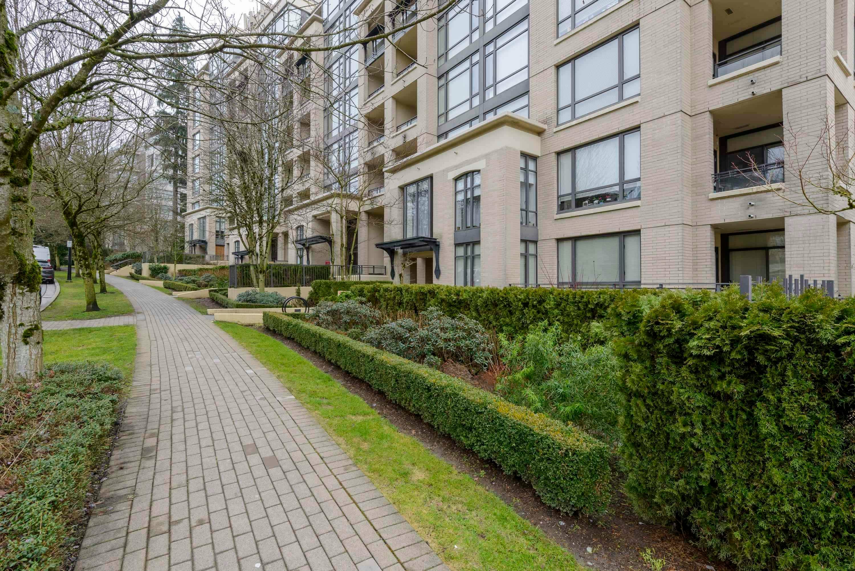50X-9330 University Crescent, Burnaby, BC, V5A 4X9 - 16