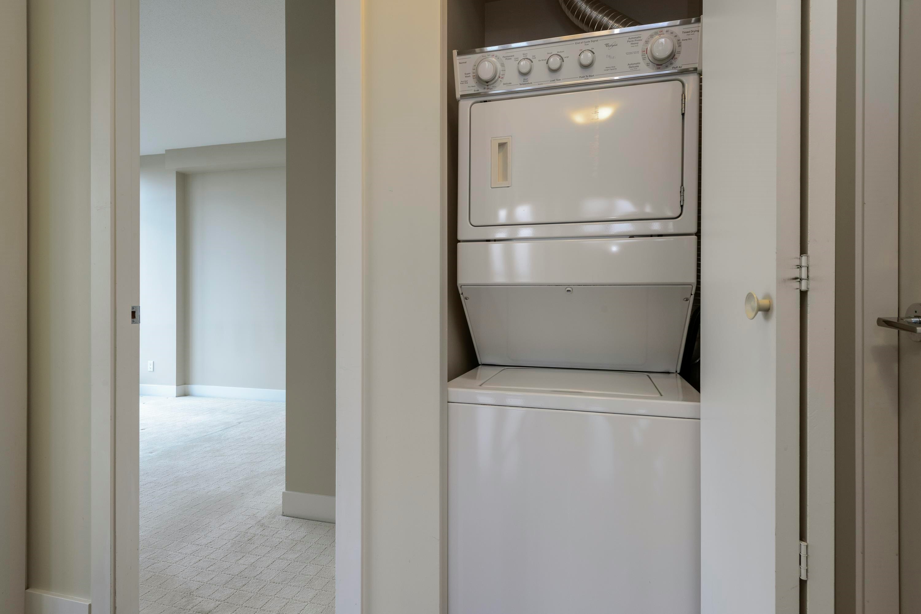 50X-9330 University Crescent, Burnaby, BC, V5A 4X9 - 14