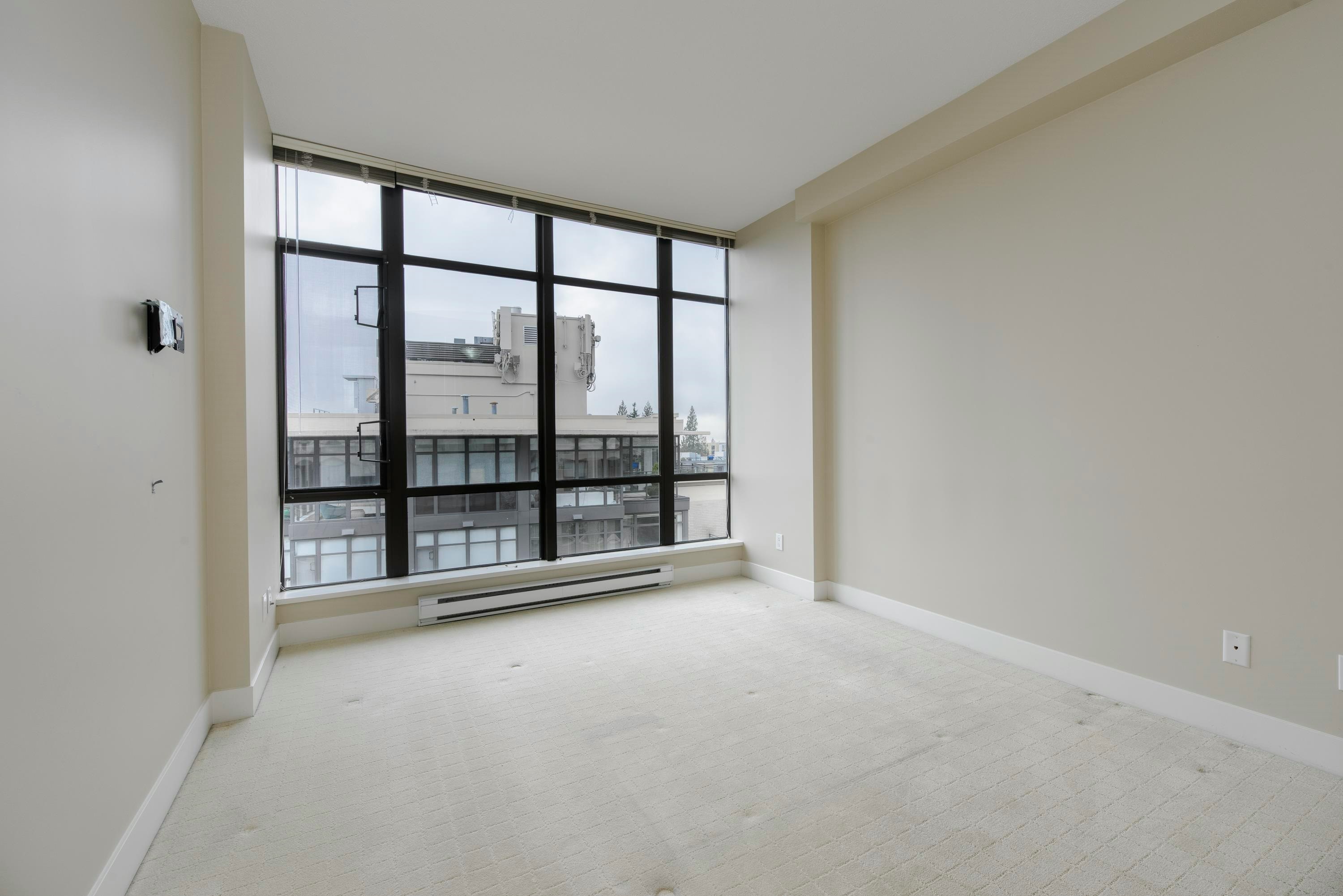 50X-9330 University Crescent, Burnaby, BC, V5A 4X9 - 5