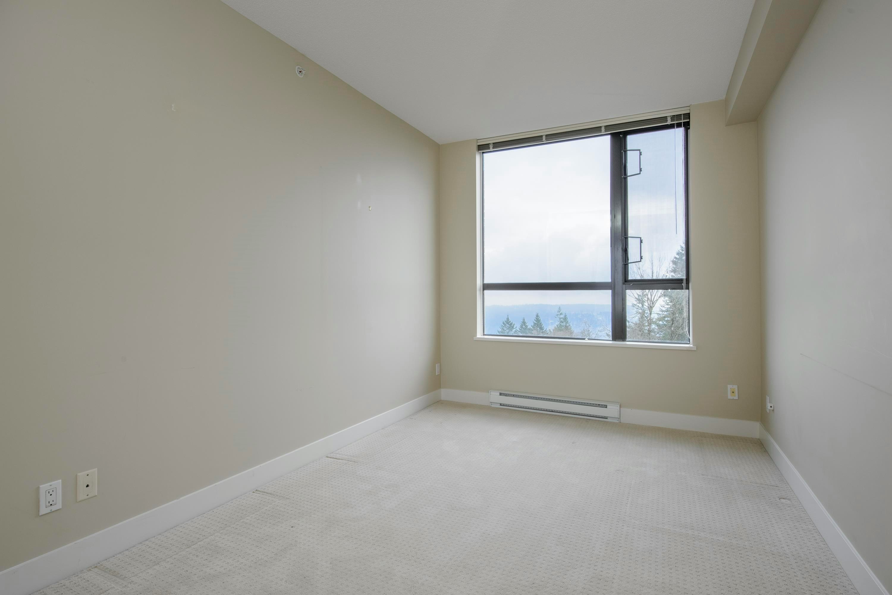50X-9330 University Crescent, Burnaby, BC, V5A 4X9 - 9