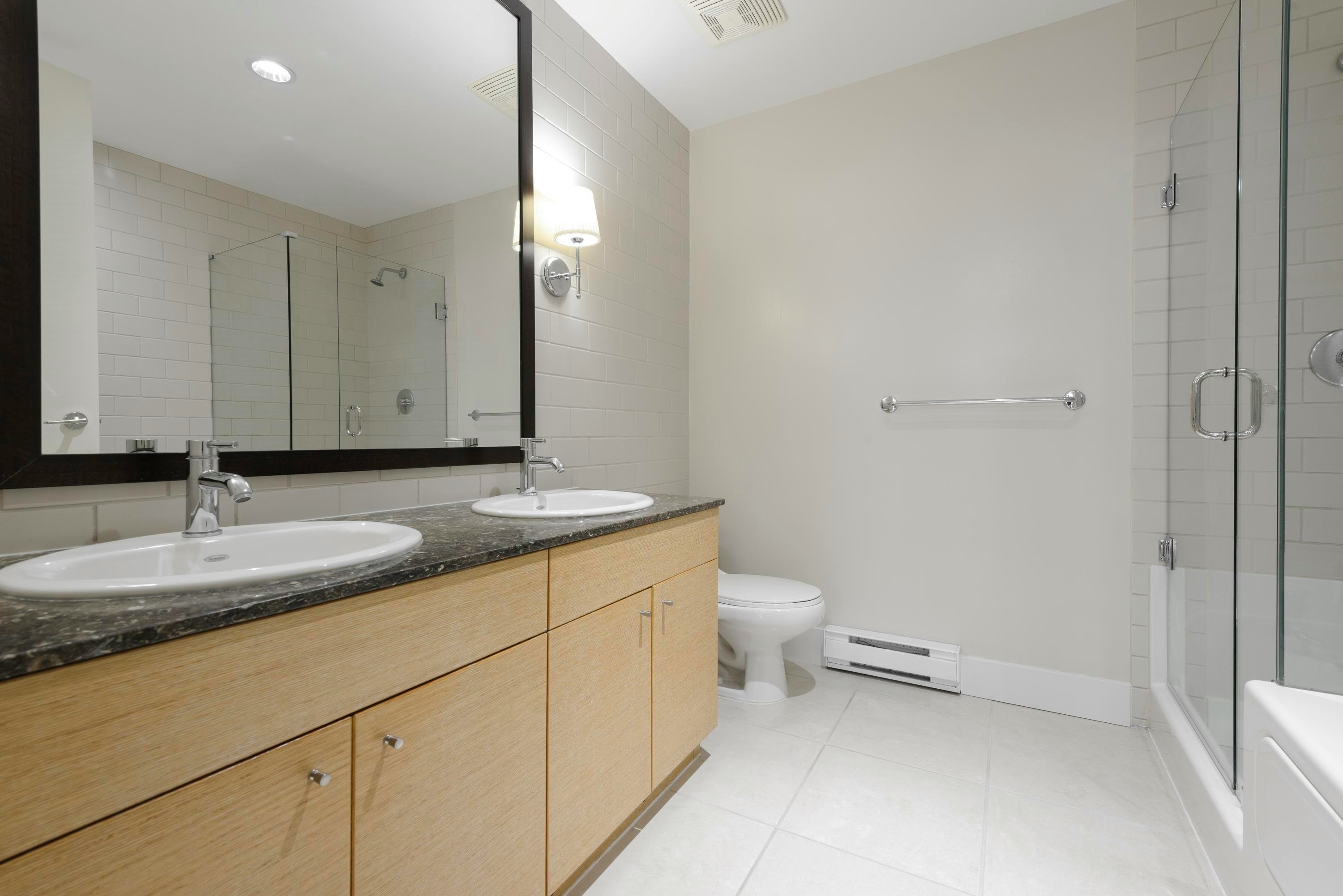 50X-9330 University Crescent, Burnaby, BC, V5A 4X9 - 11