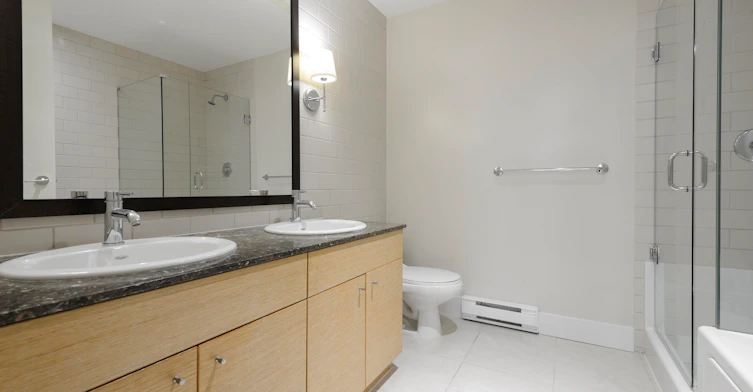 50X-9330 University Crescent, Burnaby, BC, V5A 4X9 - 11