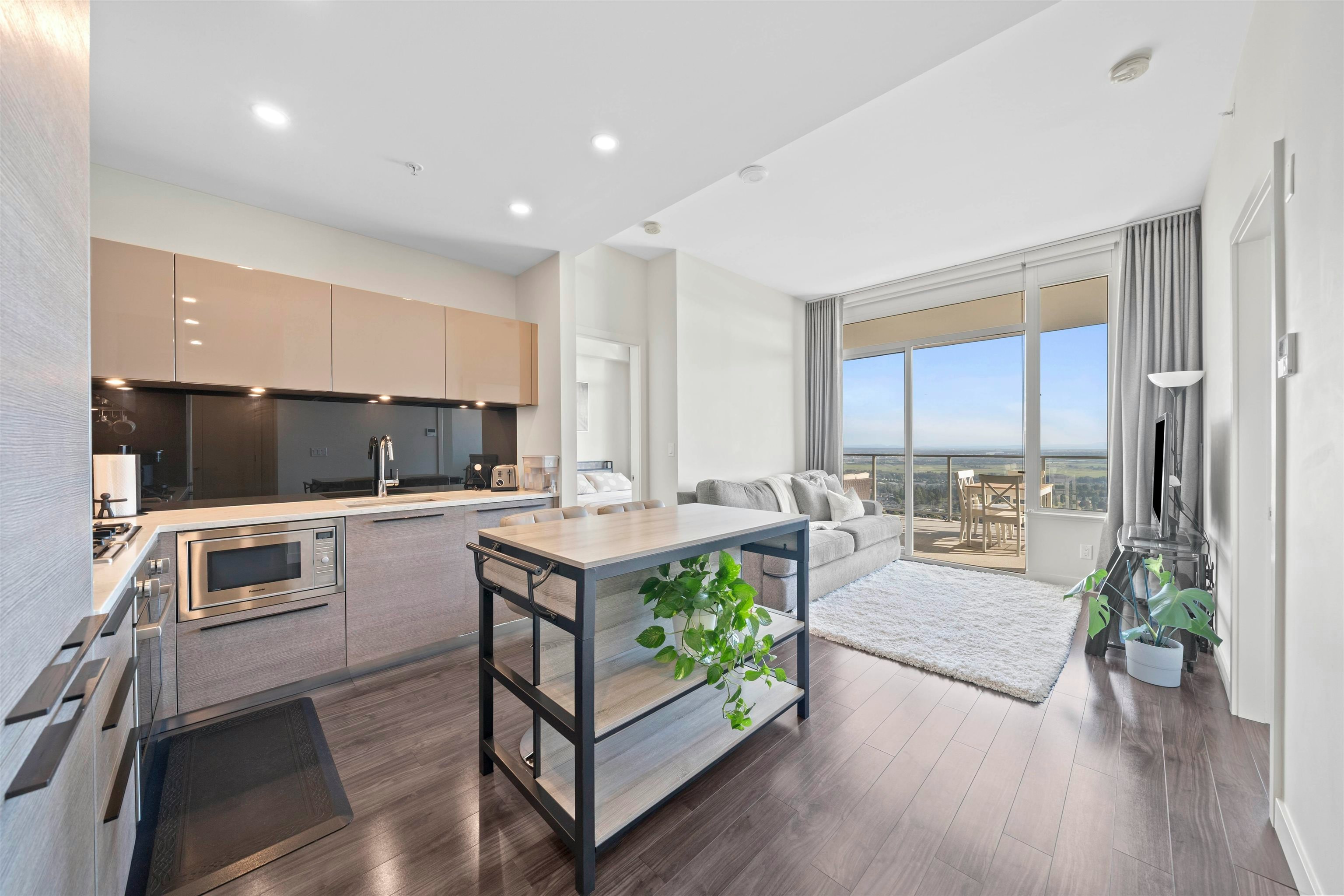 2904-6383 Mckay Avenue - 2