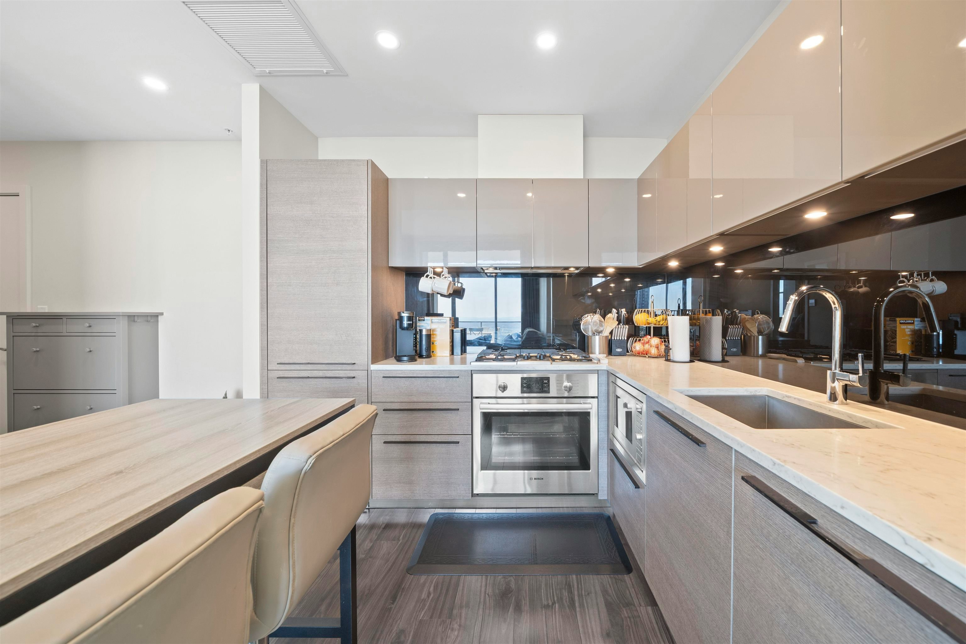 2904-6383 Mckay Avenue - 3