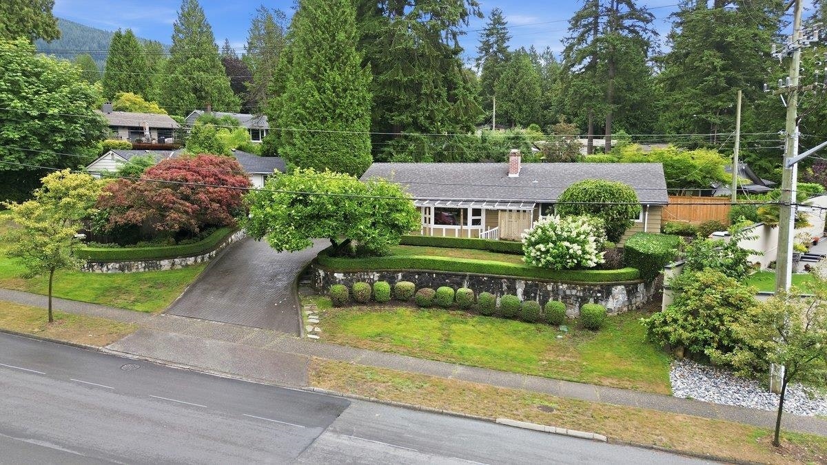 3250 Delbrook Avenue, North Vancouver, BC, V7N 3Y5