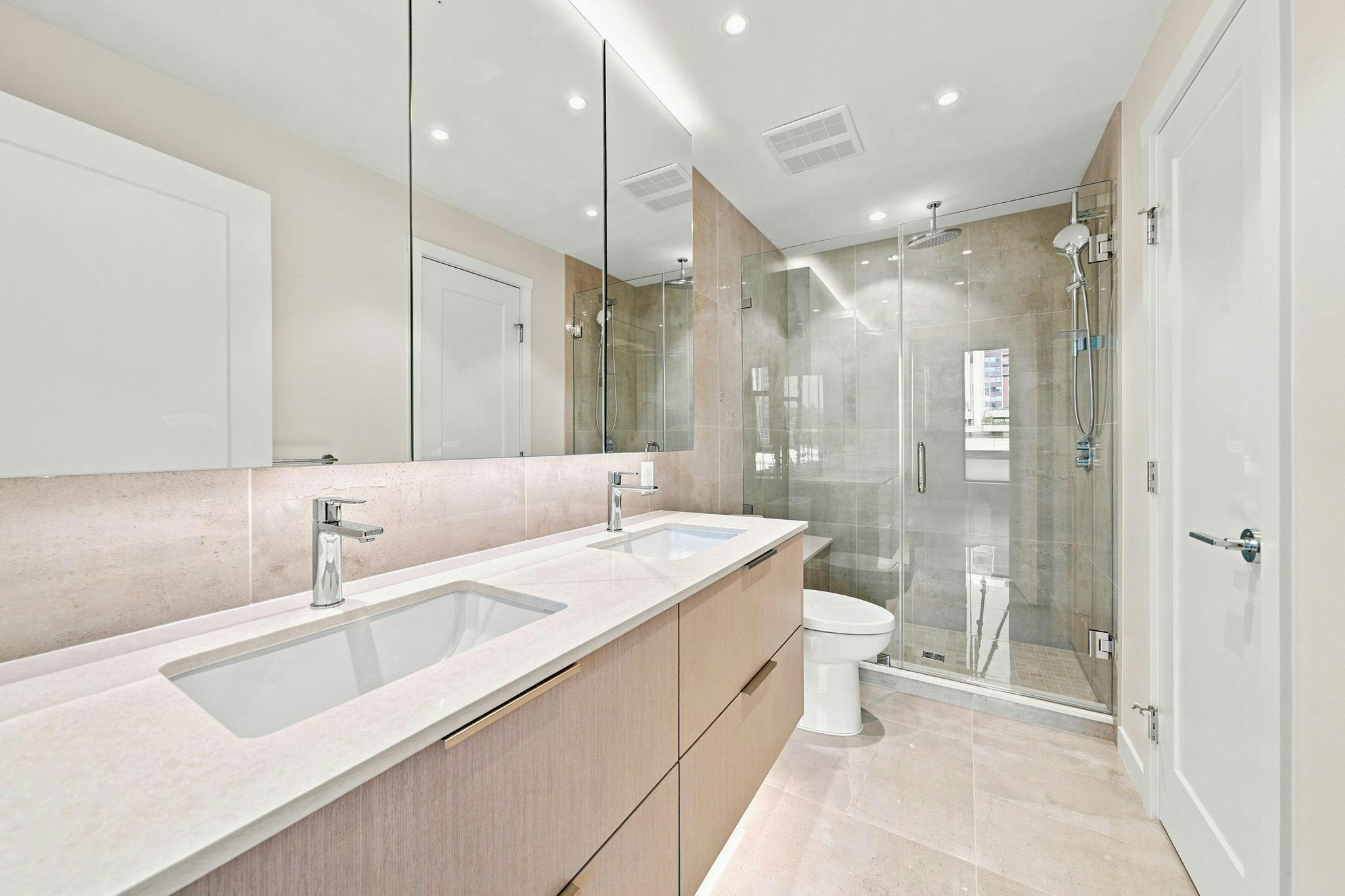 403-128 W 15th Street, North Vancouver, BC, V7M 1R5 - 9