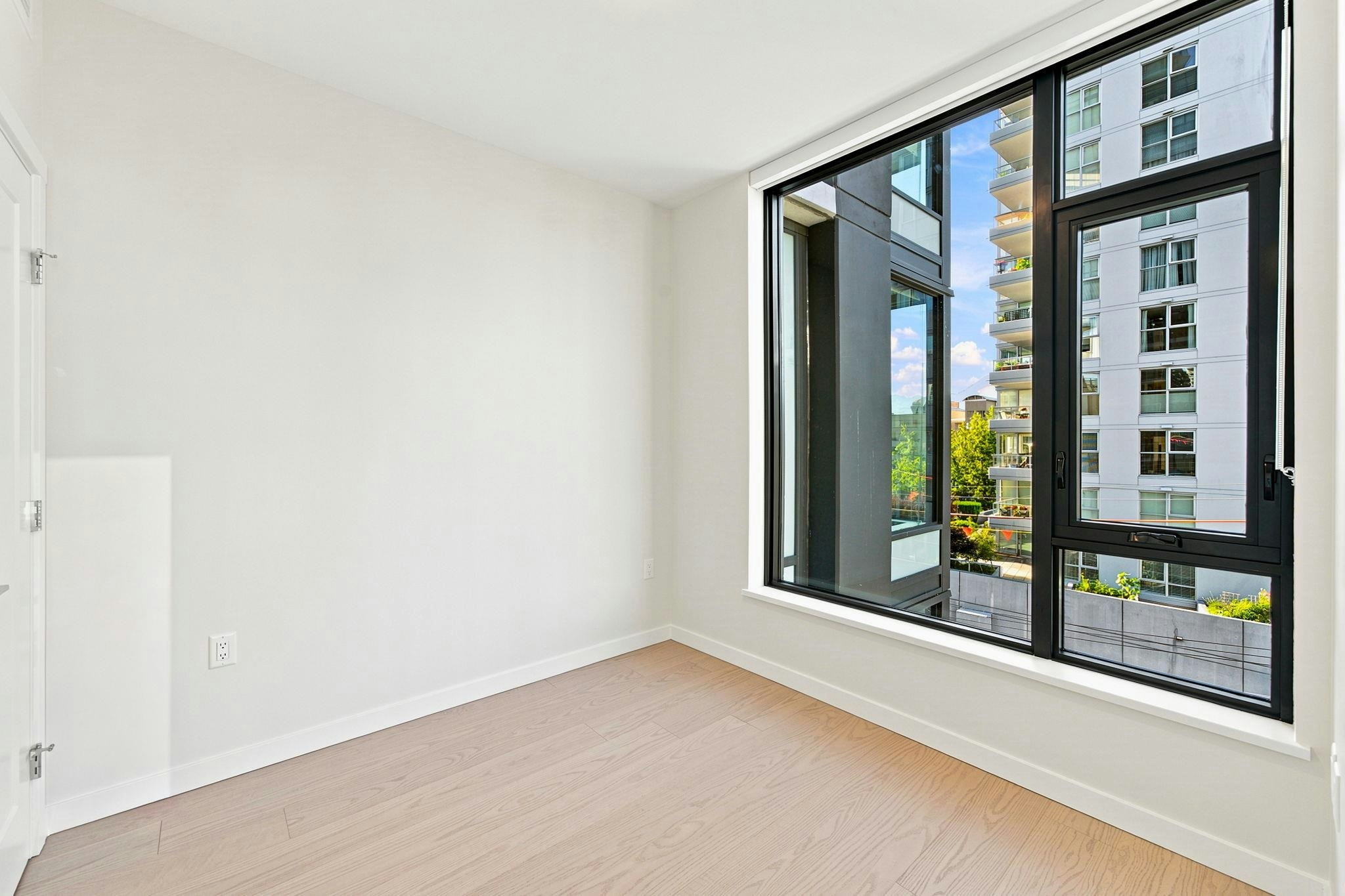403-128 W 15th Street, North Vancouver, BC, V7M 1R5 - 8