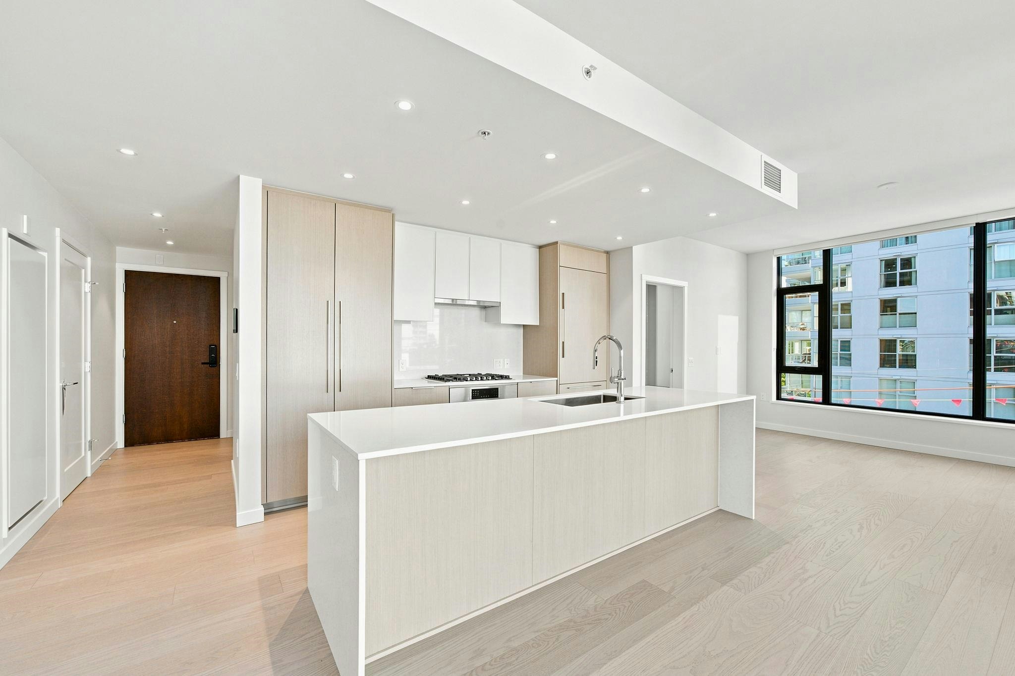 403-128 W 15th Street, North Vancouver, BC, V7M 1R5 - 4