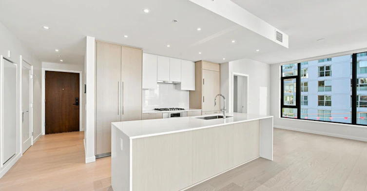 403-128 W 15th Street, North Vancouver, BC, V7M 1R5 - 4