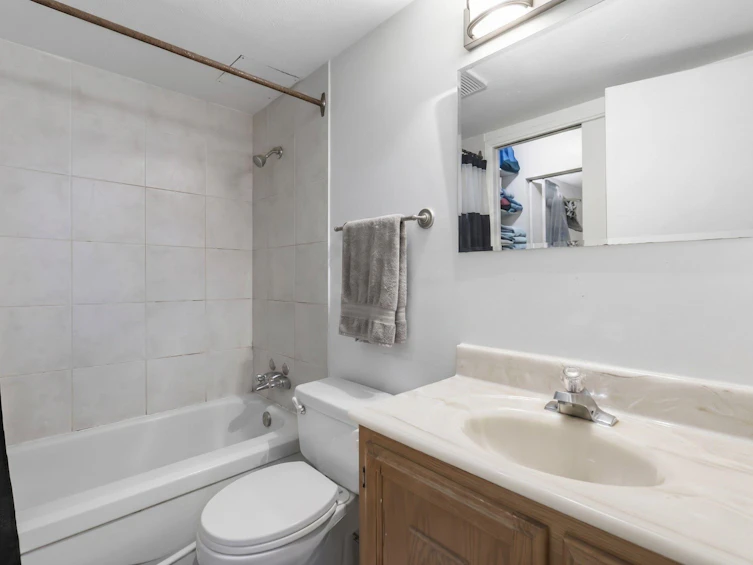230-8460 Ackroyd Road, Richmond, BC, V6X 3E9 - 9